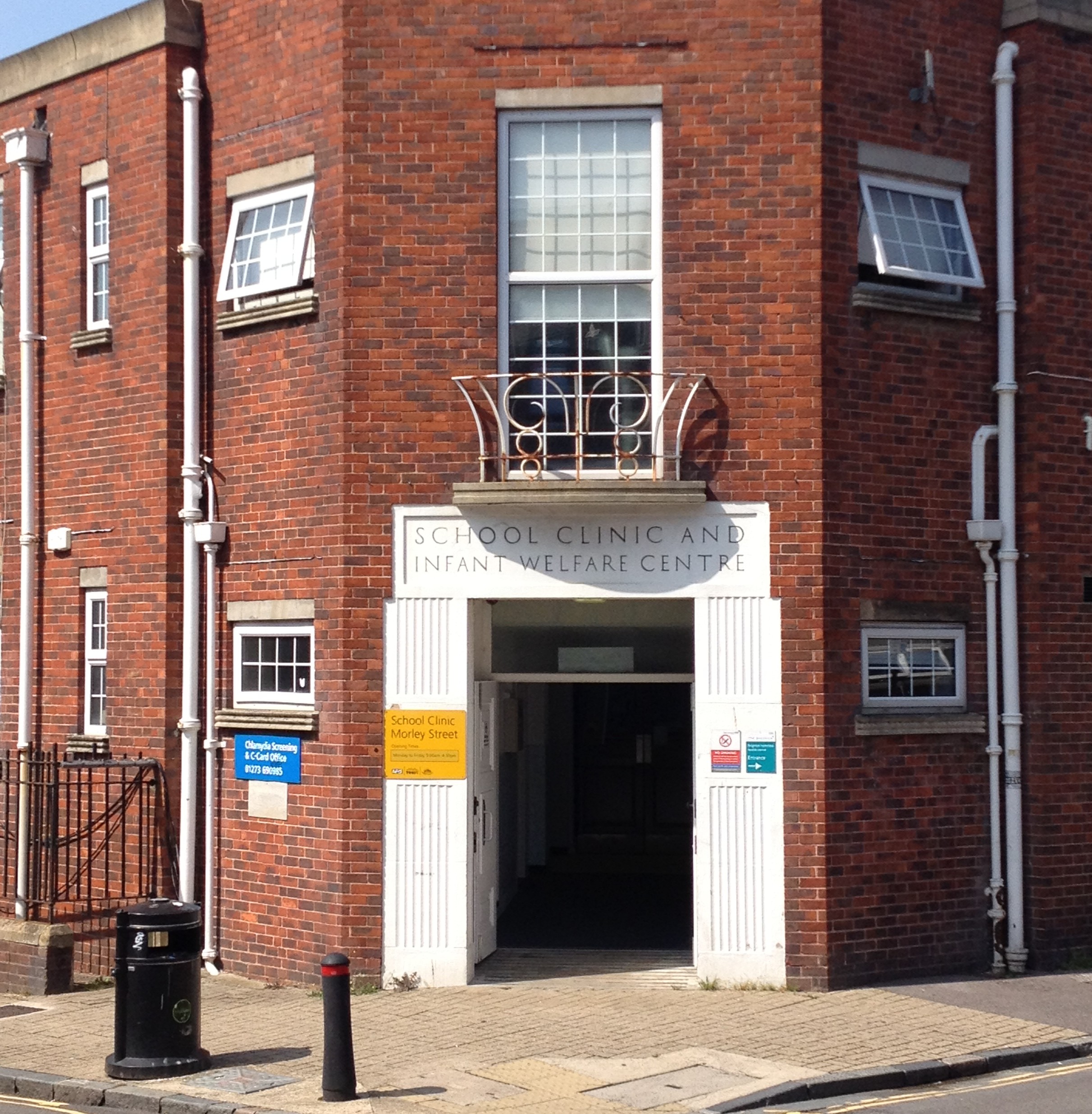 Morley Street is an NHS a child/ dental clinic within the heart of the community in Brighton based near Kemp town. A new reception area was required to bring the clinic in the 21st century along with state of the art reception and office. As a part of this was a new dental clinic as well.
A brand new cable management system was designed too span the large distances of the old hall to get too all areas. PMG also put it new energy efficient and sleek LED 600 by 600 module lights that complements the spaces so well.
